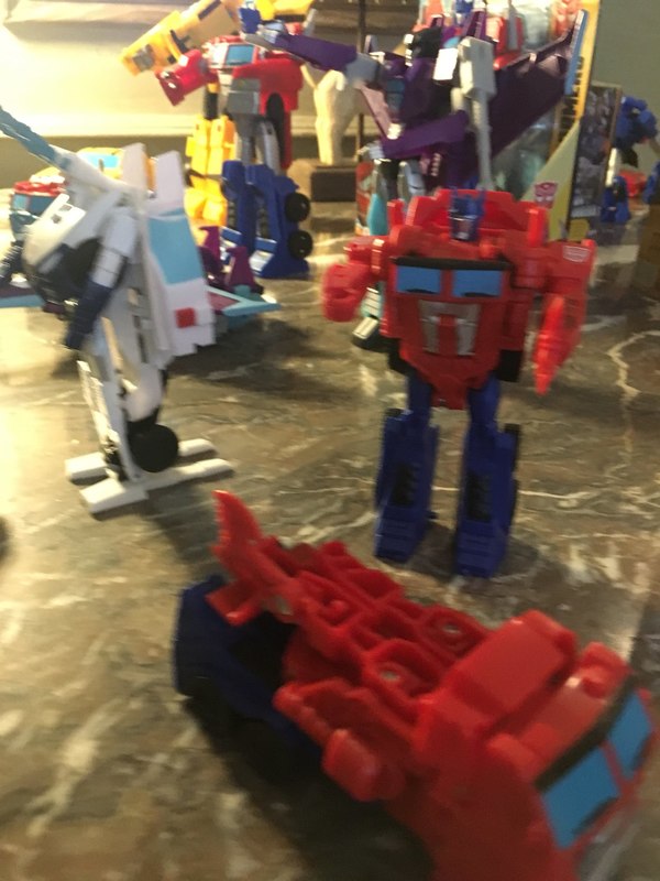 NYCC 2018   Photos From Hasbro Display Show Off New Cyberverse Bumblebee Movie Toys Siege Decepticon Art More  (1 of 19)